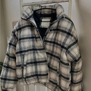 BNWT American eagle plaid puffer